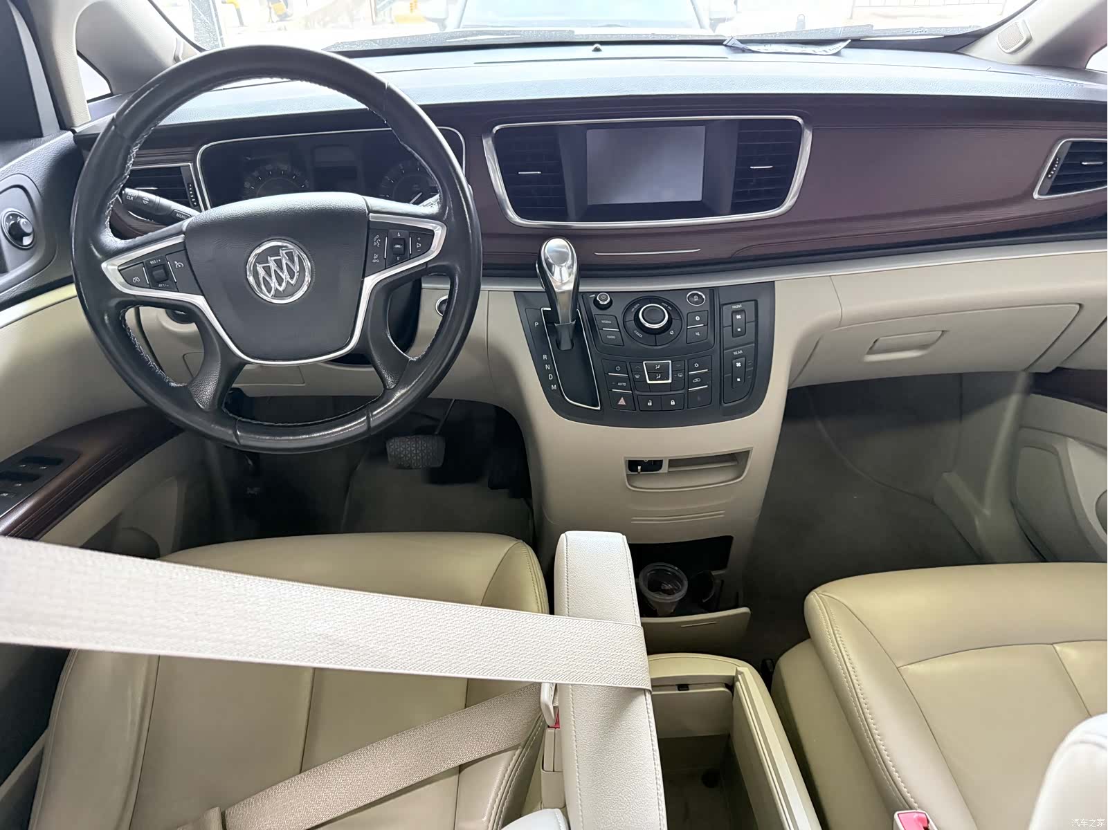 Buick GL8, 2019 13