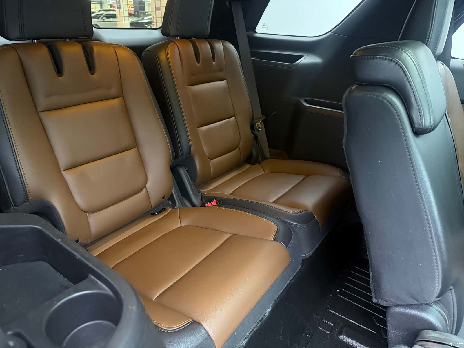 Ford Explorer, 2013 12