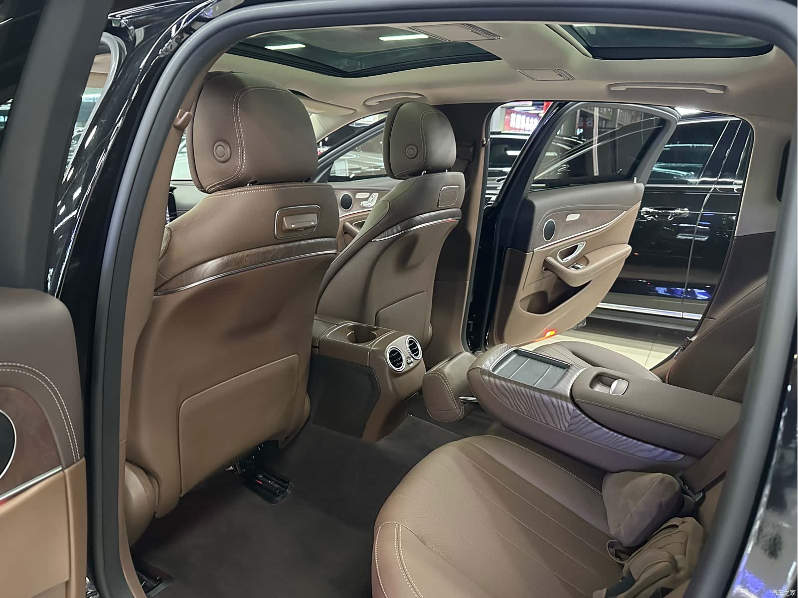 Mercedes-Benz E-Class, 2020 12