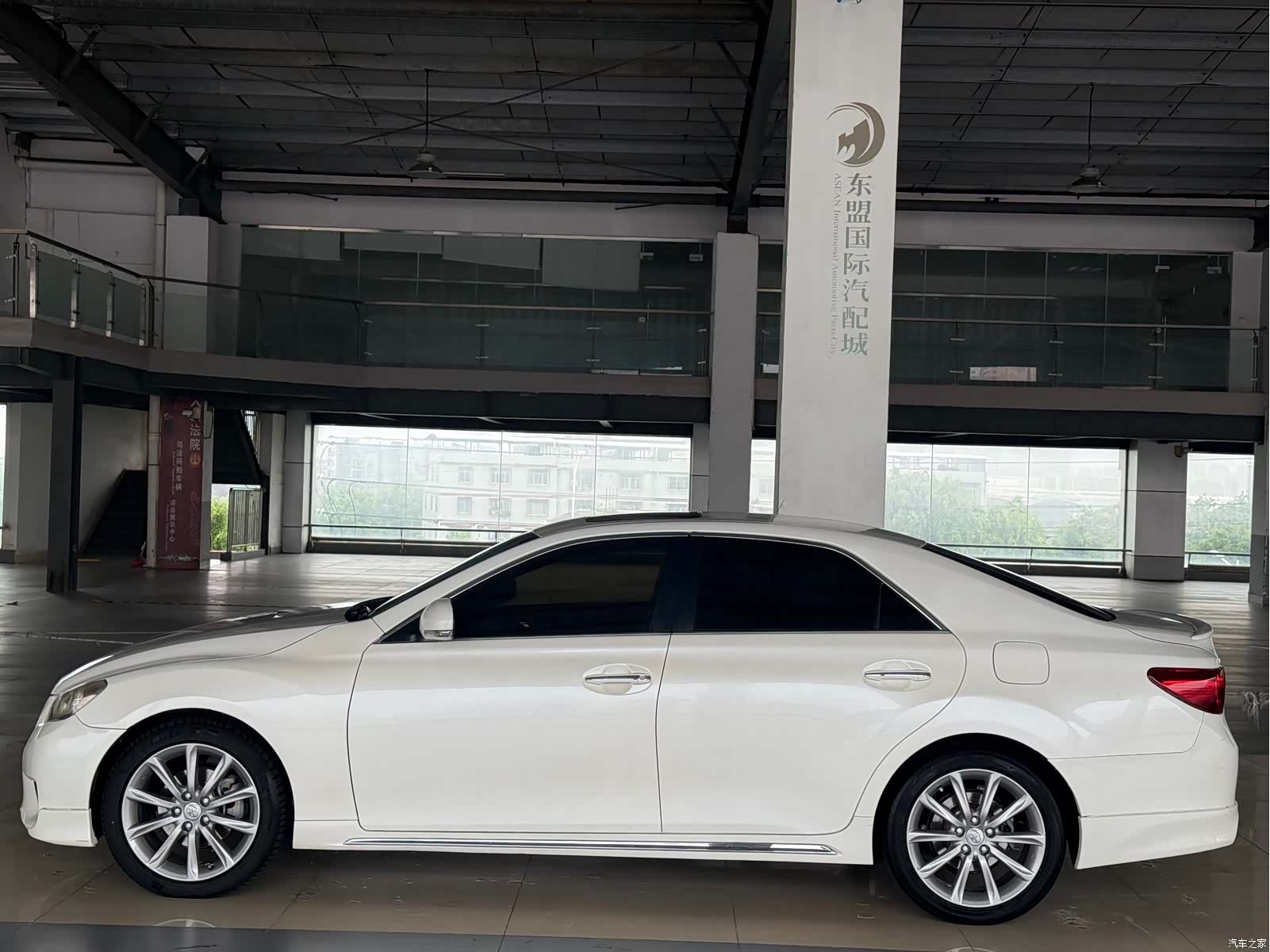 Toyota 2.5V, 2012 3