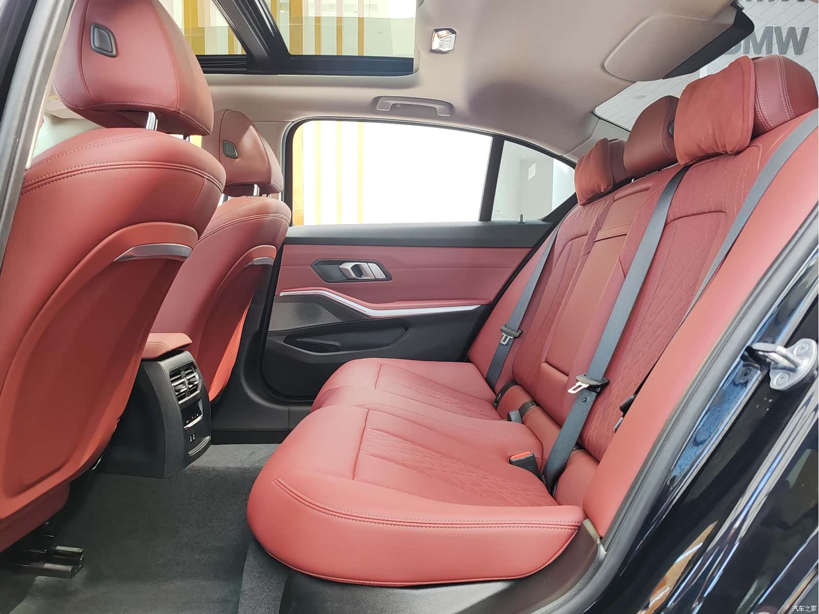 BMW 3 Series, 2024 10