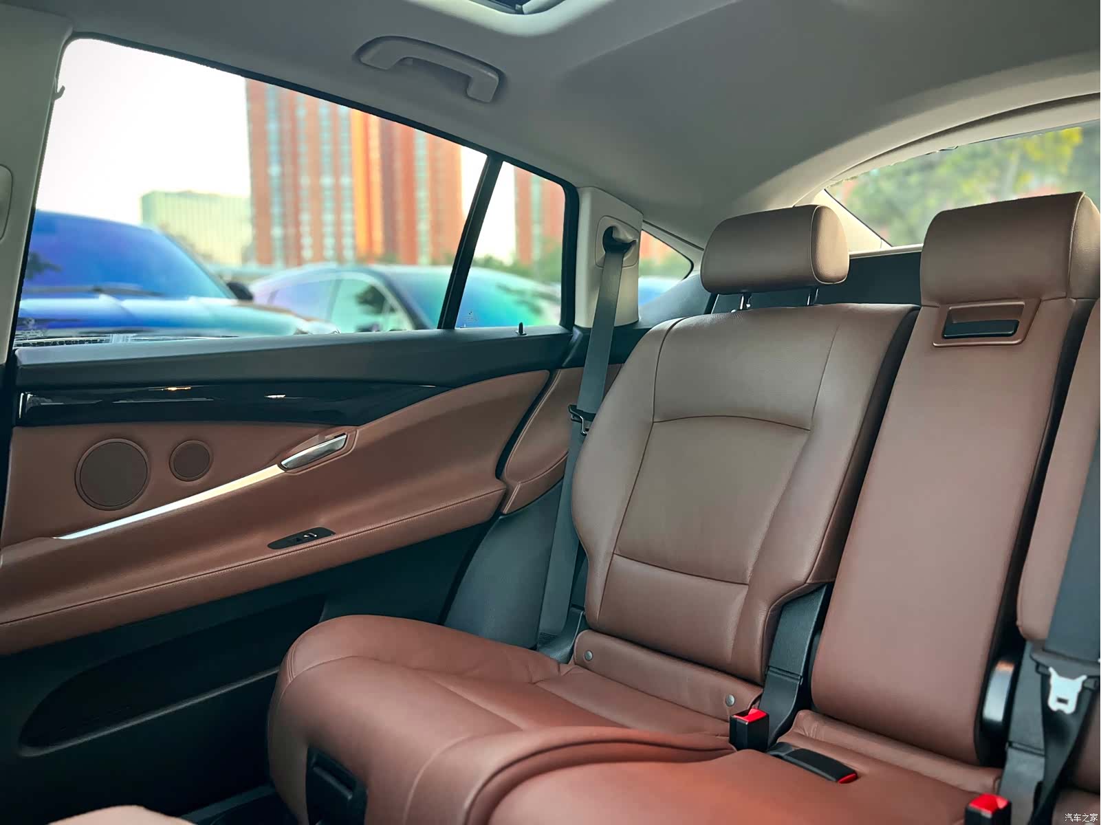 BMW 5 Series, 2016 32