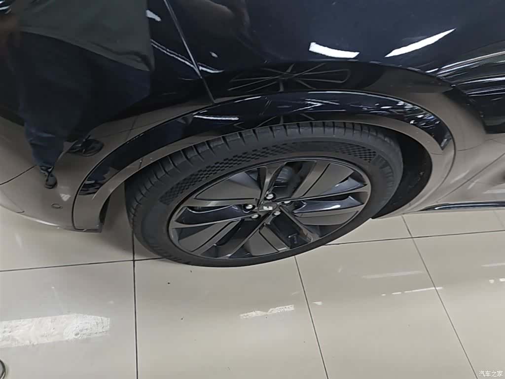 Li Auto L9, 2024 23