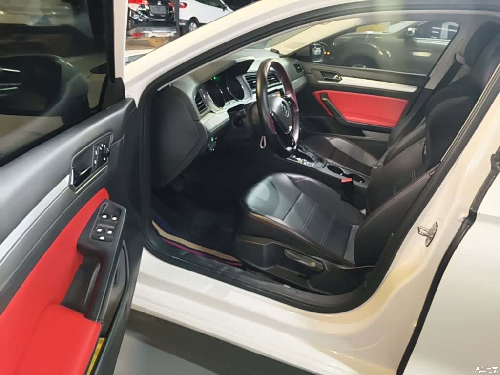Volkswagen Lamando, 2018 16