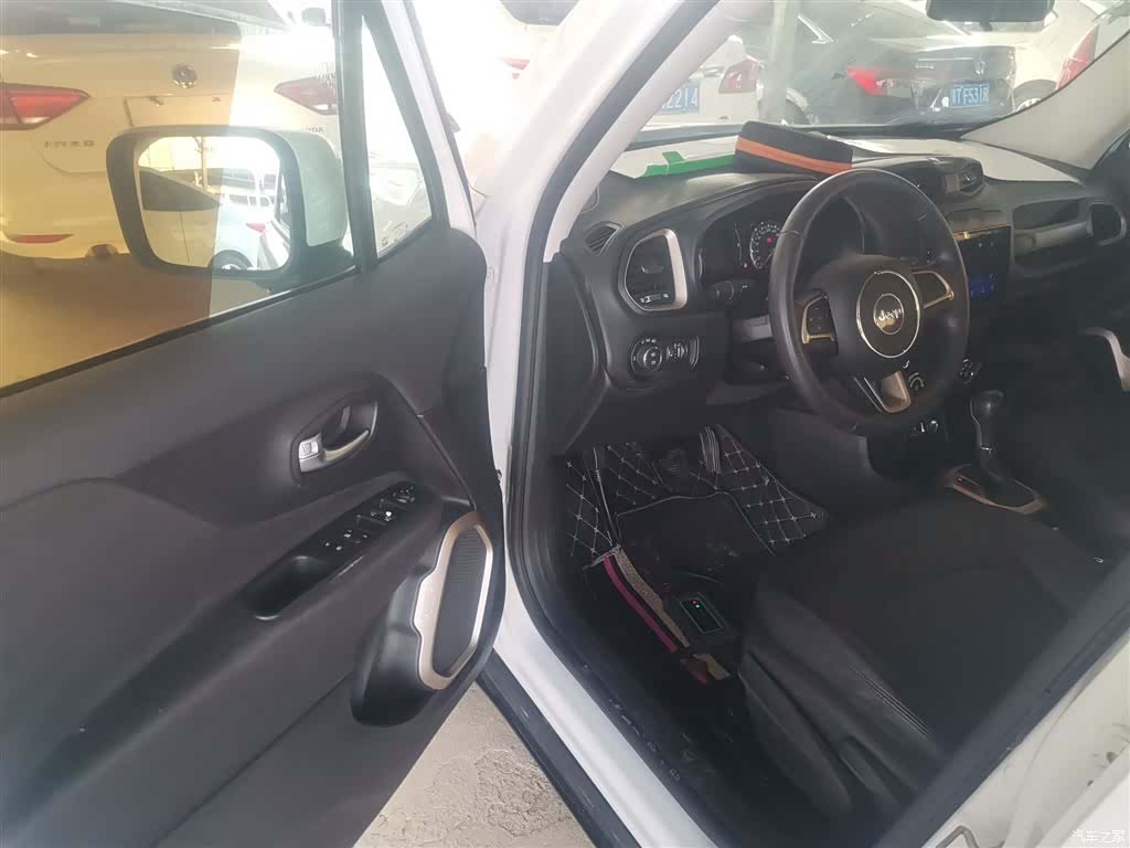 Jeep Renegade, 2017 13