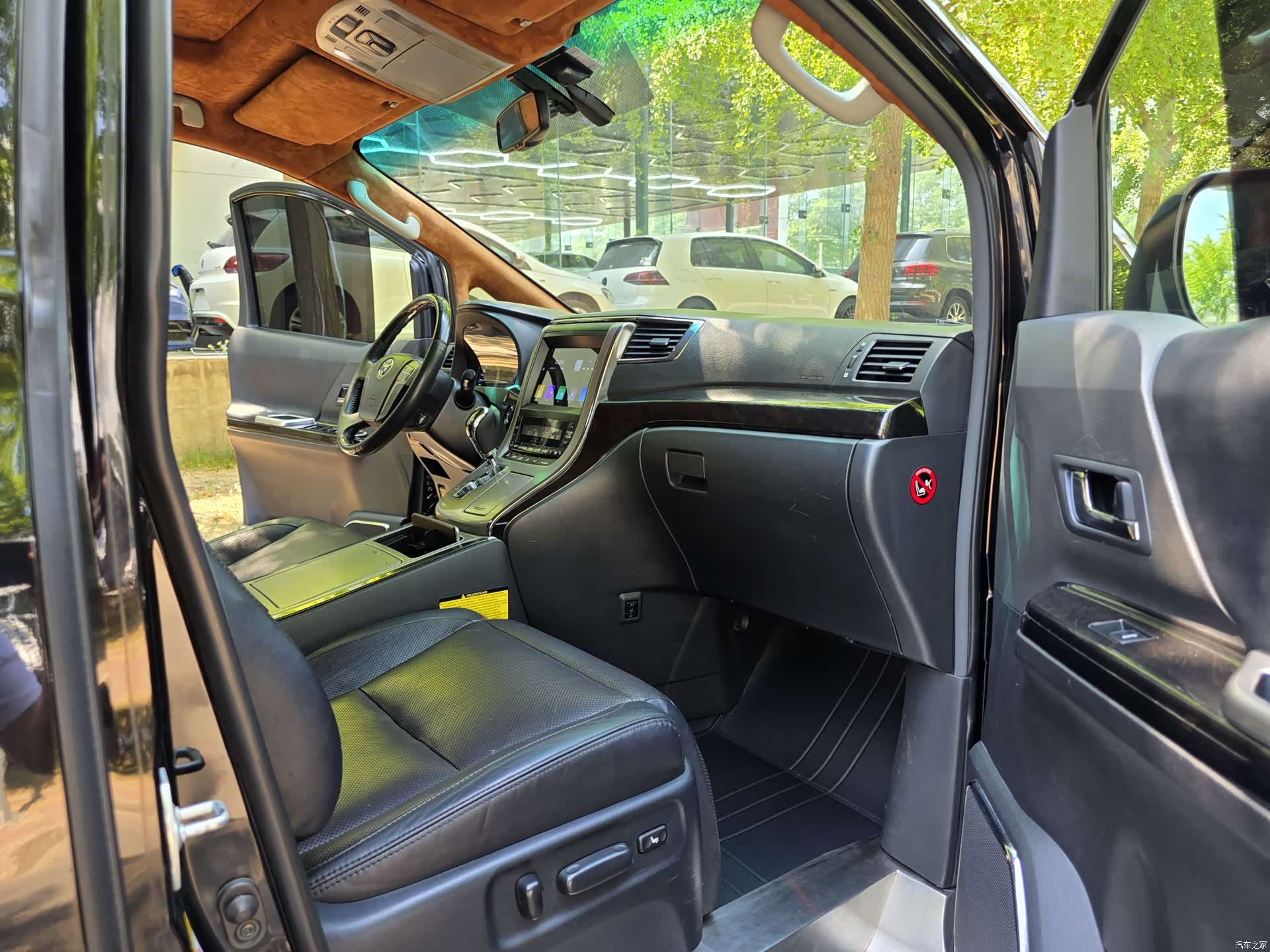 Toyota Alphard, 2014 10