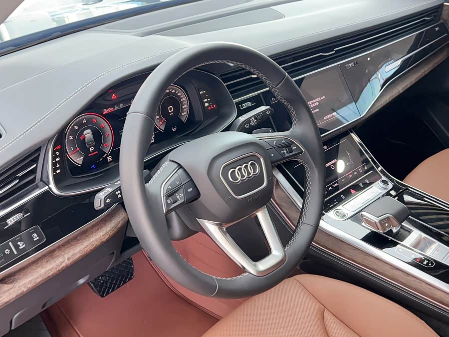 Audi Q7 2025, фото 14