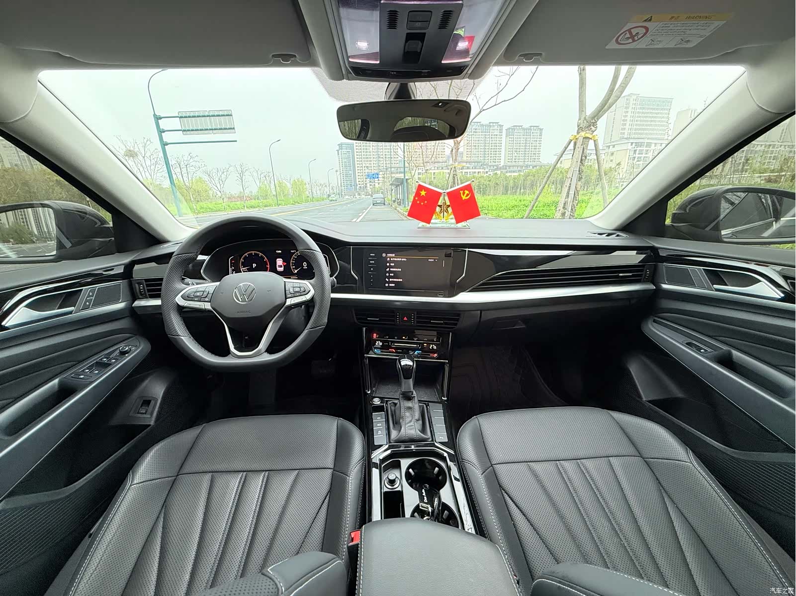 Volkswagen Passat, 2025 13