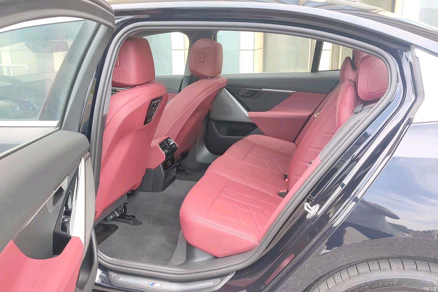 BMW i5, 2025 6