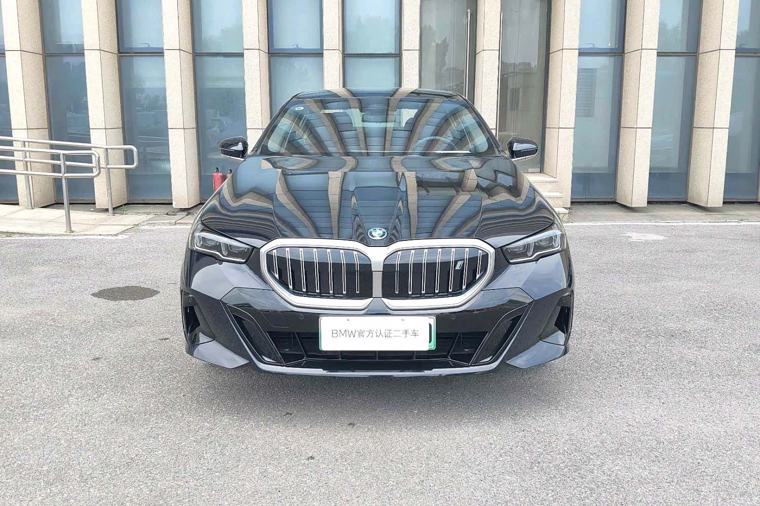 BMW i5, 2025 2