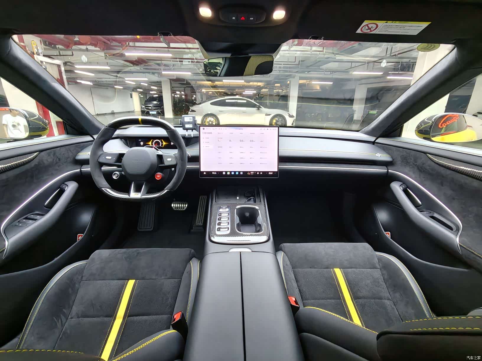 Xiaomi SU7, 2025 11