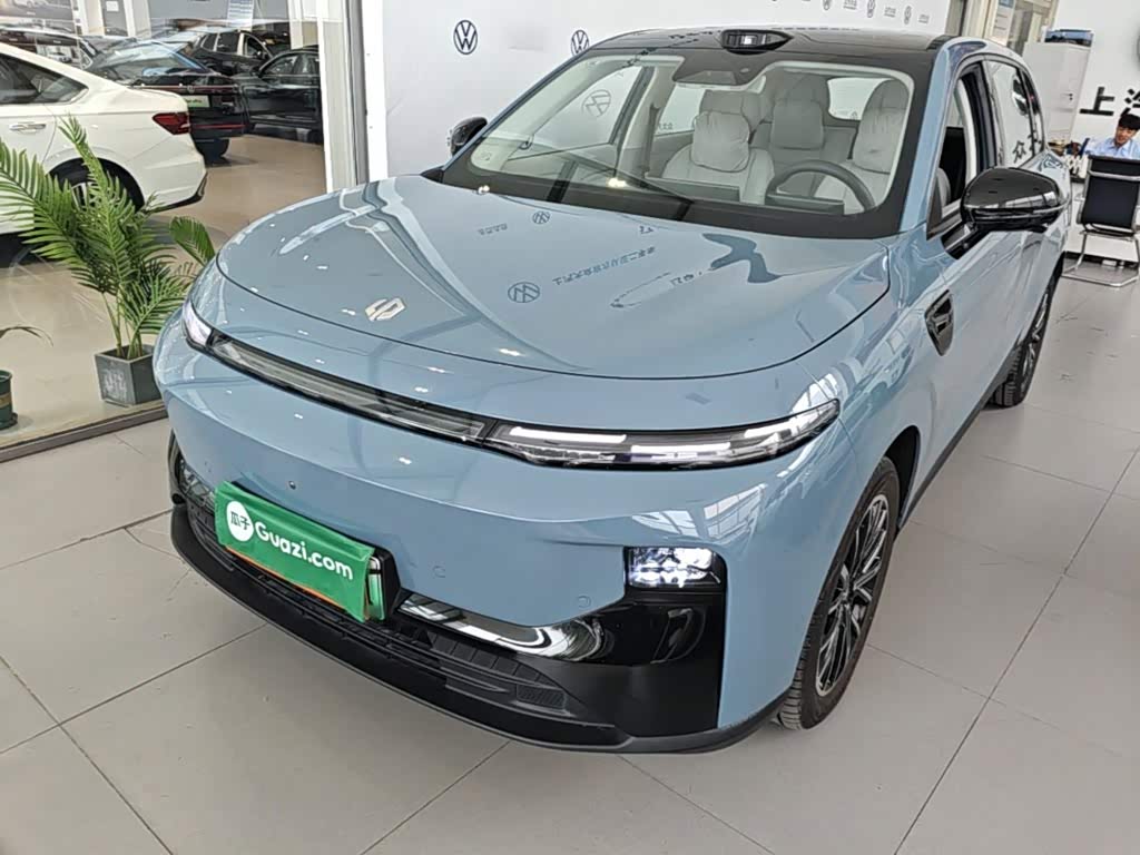 Leapmotor B10