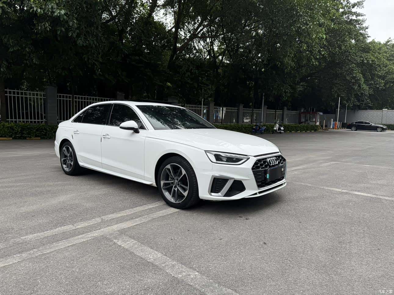 Audi A4L, 2021 3