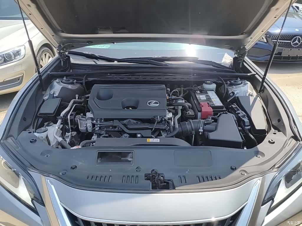 Lexus ES, 2022 20