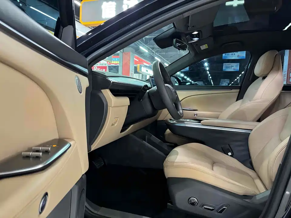 ARCFOX Polar Fox Alpha T5