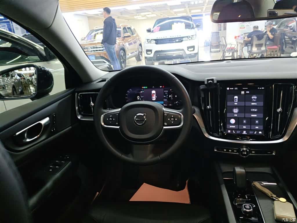 Volvo S60, 2023 11
