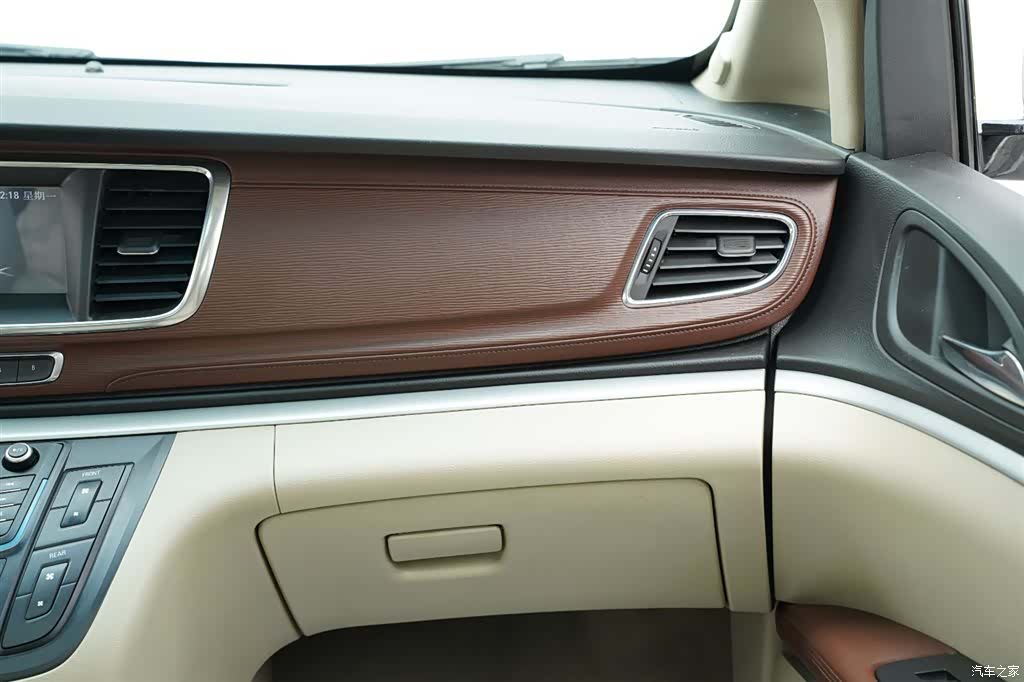 Buick GL8, 2014 17