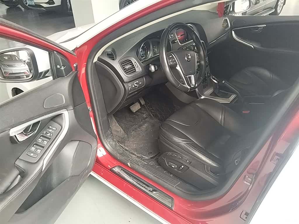 Volvo V40, 2019 16