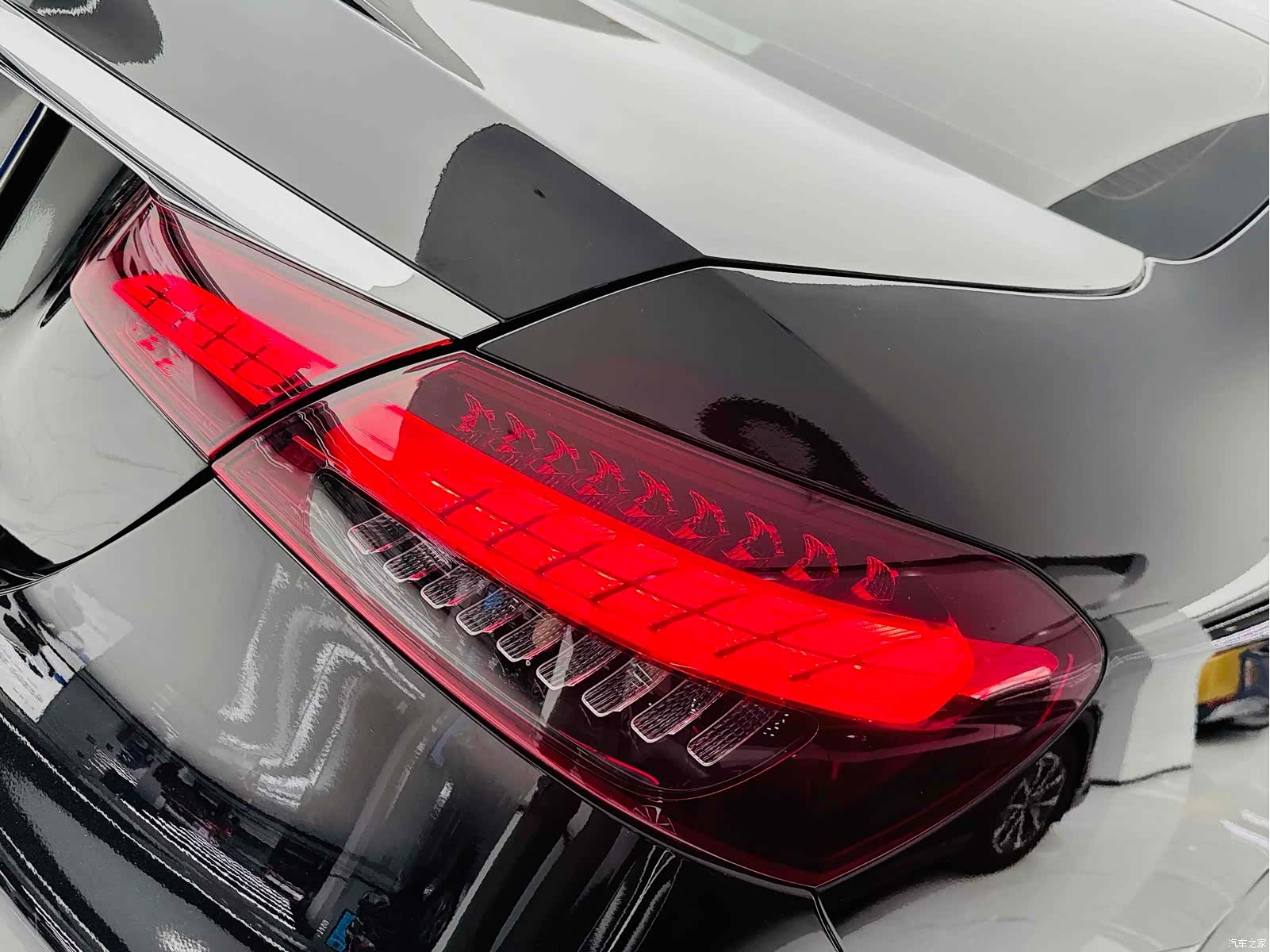 Mercedes-Benz E-Class, 2023 14