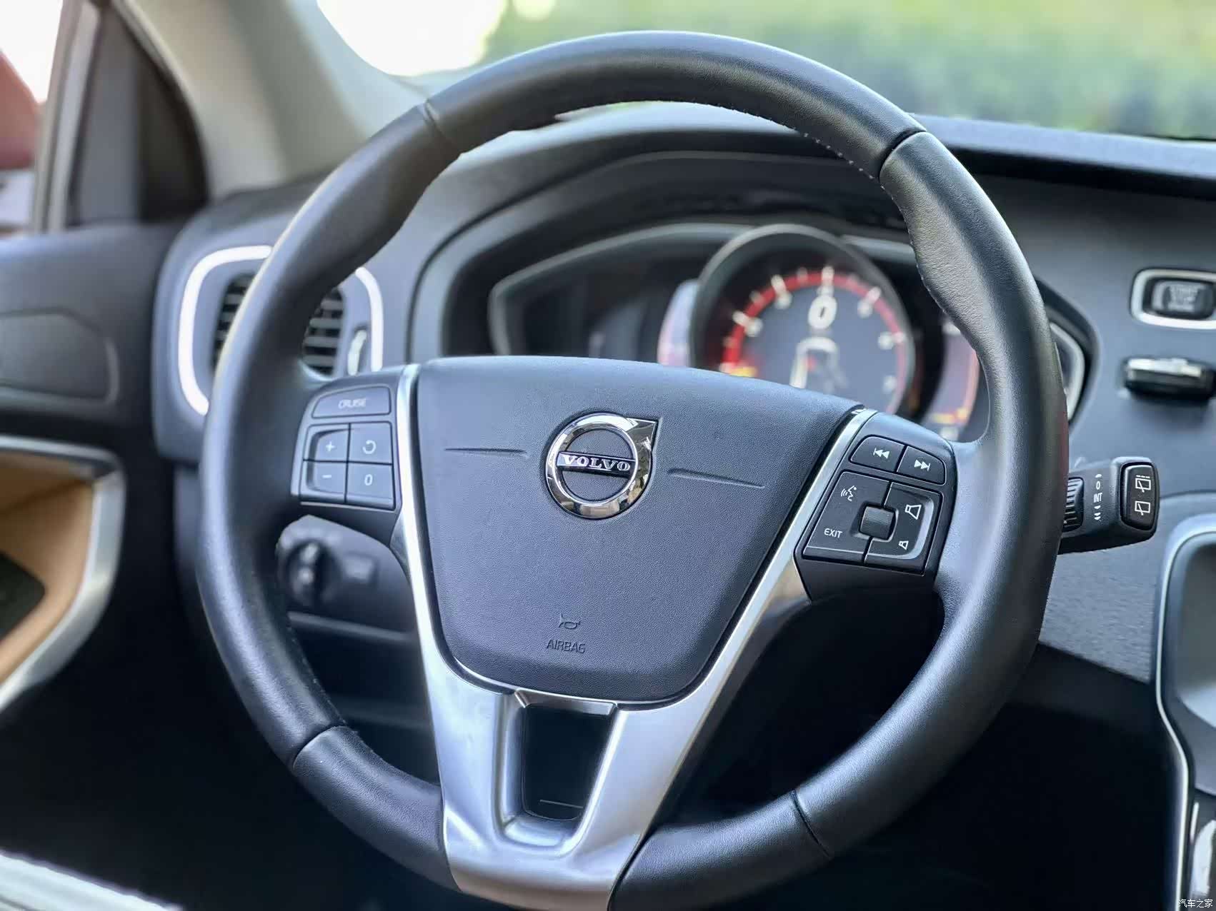 Volvo V40, 2018 13