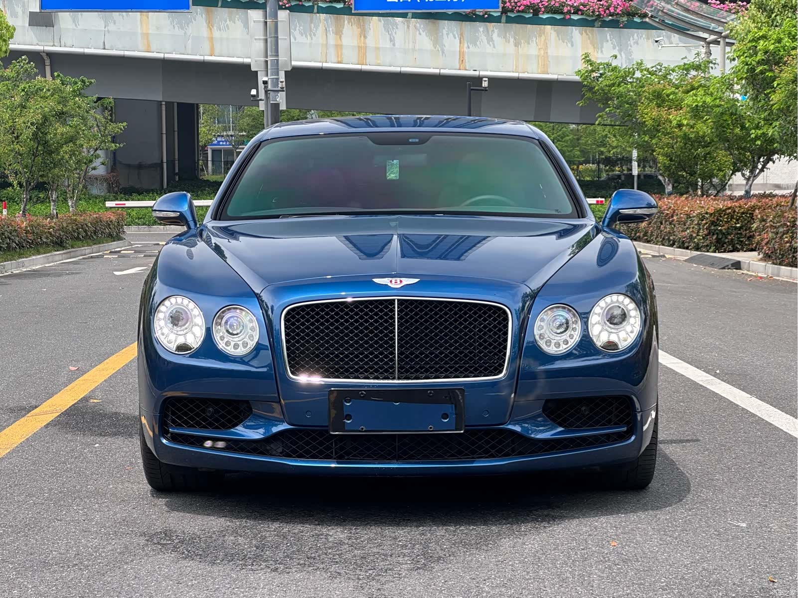 Bentley Flying Spur, 2018 3