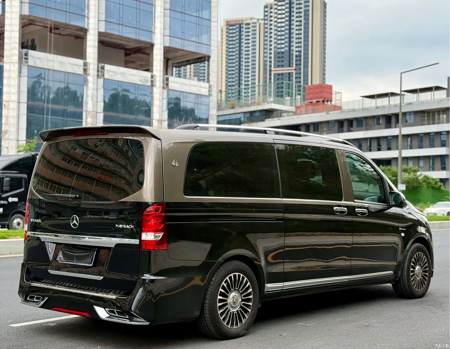 Mercedes-Benz 7, 2021 8