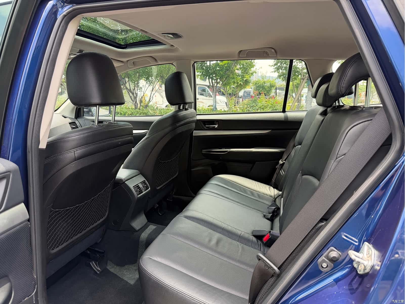 Subaru Legacy, 2010 3