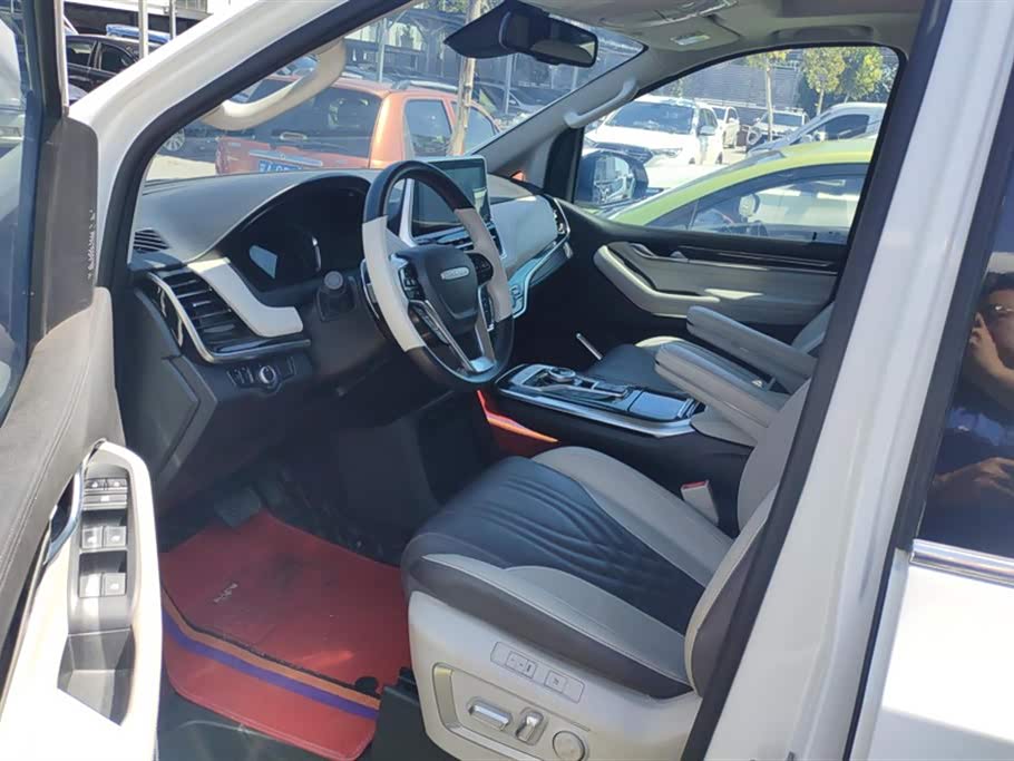 MAXUS Chase G20