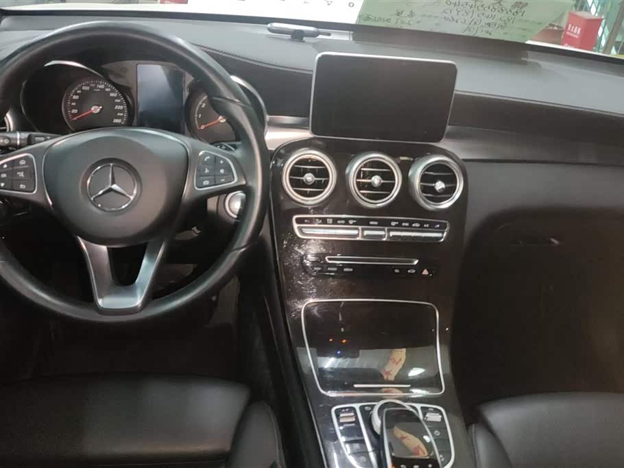 Mercedes-Benz GLC Mercedes-Benz GLC