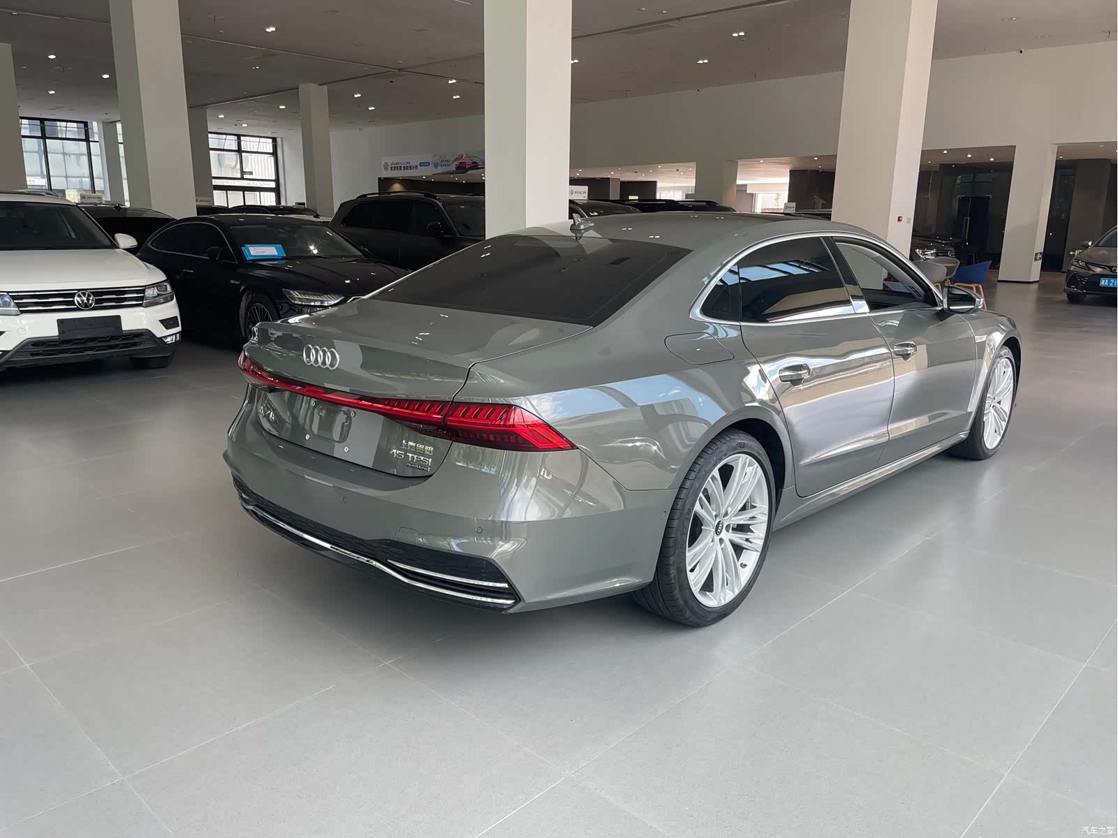 Audi A7L, 2024 10