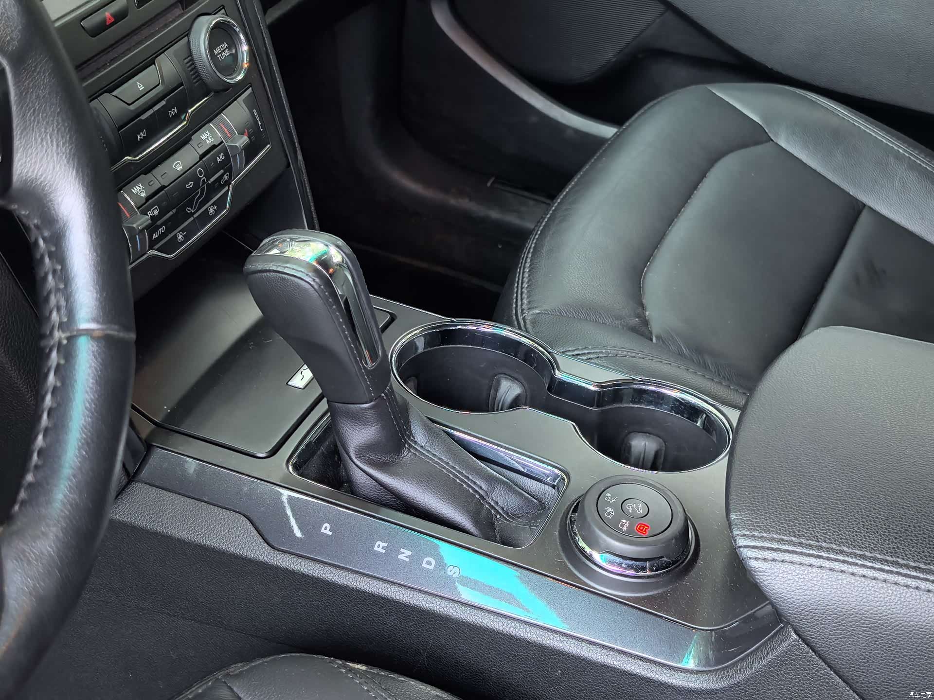 Ford Explorer, 2016 13