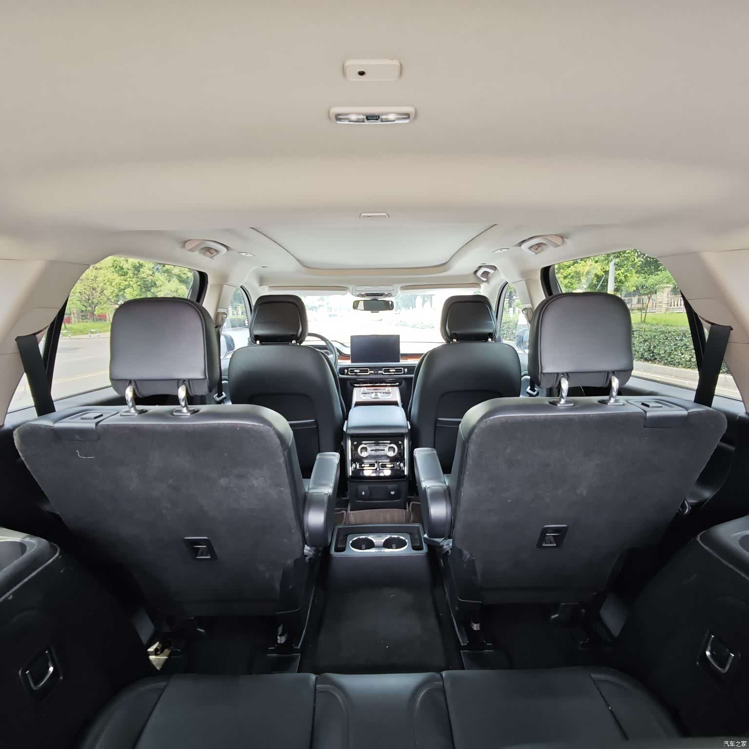 Lincoln Aviator, 2021 13