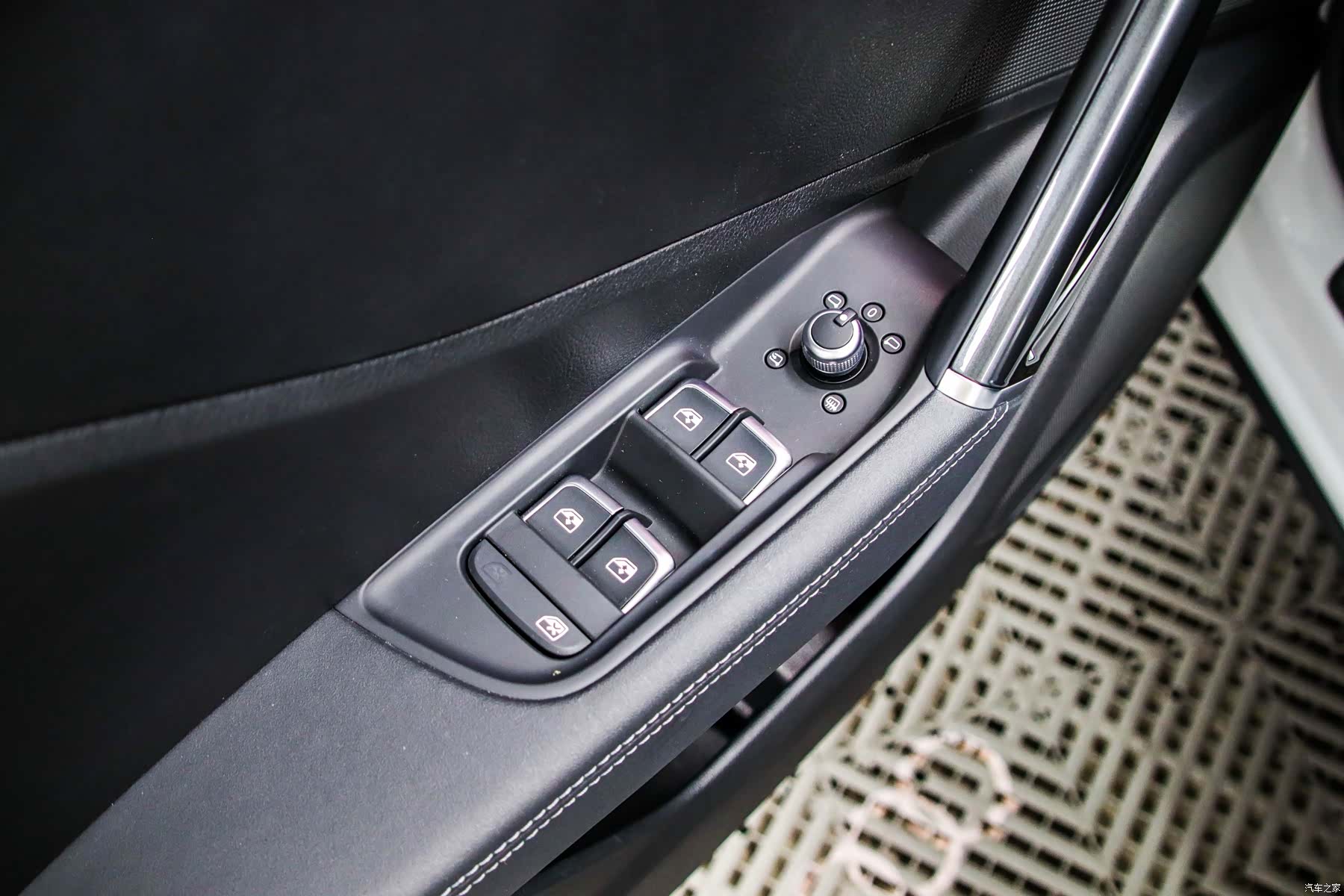 Audi Q2L, 2022 6