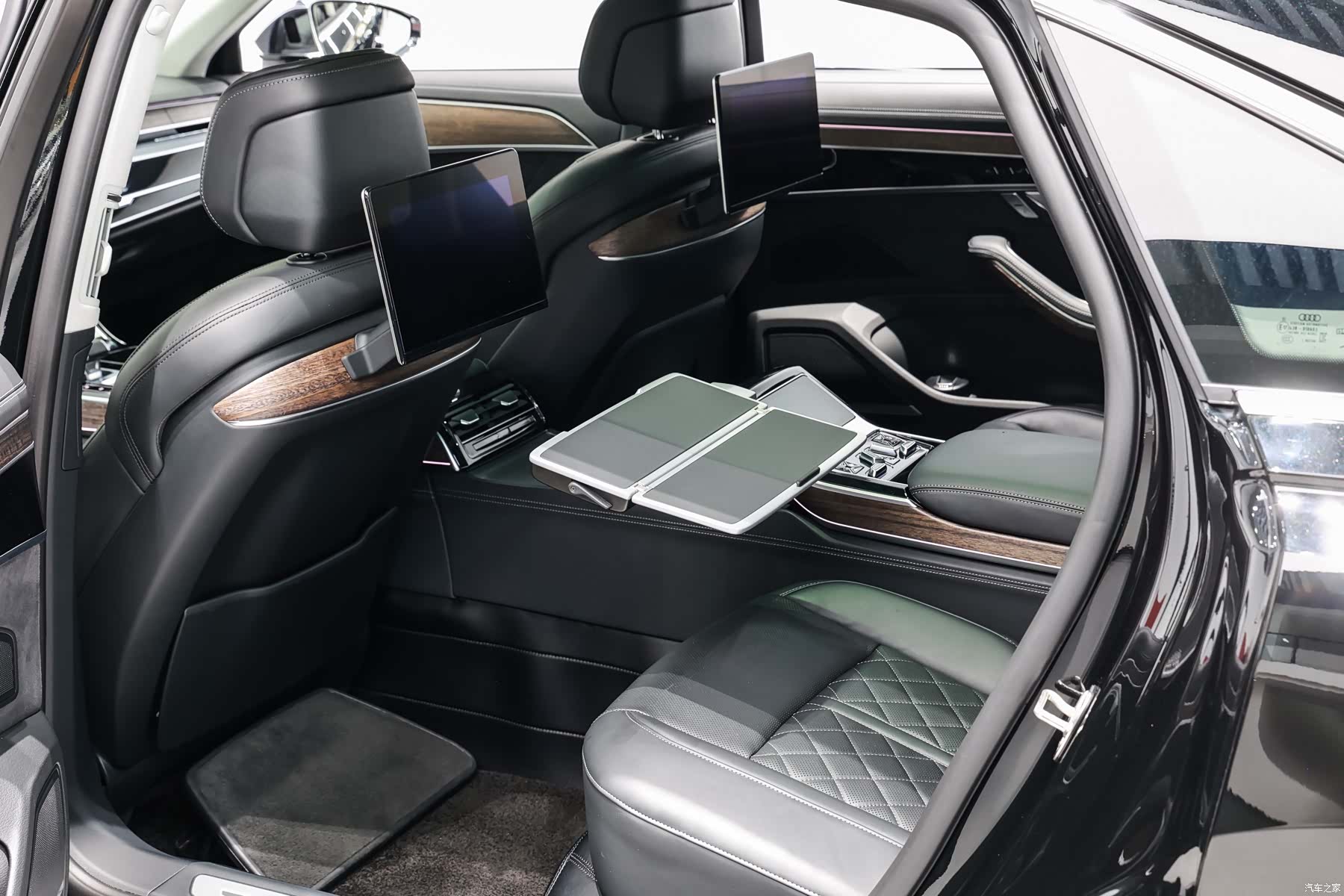 Audi A8L, 2022 13