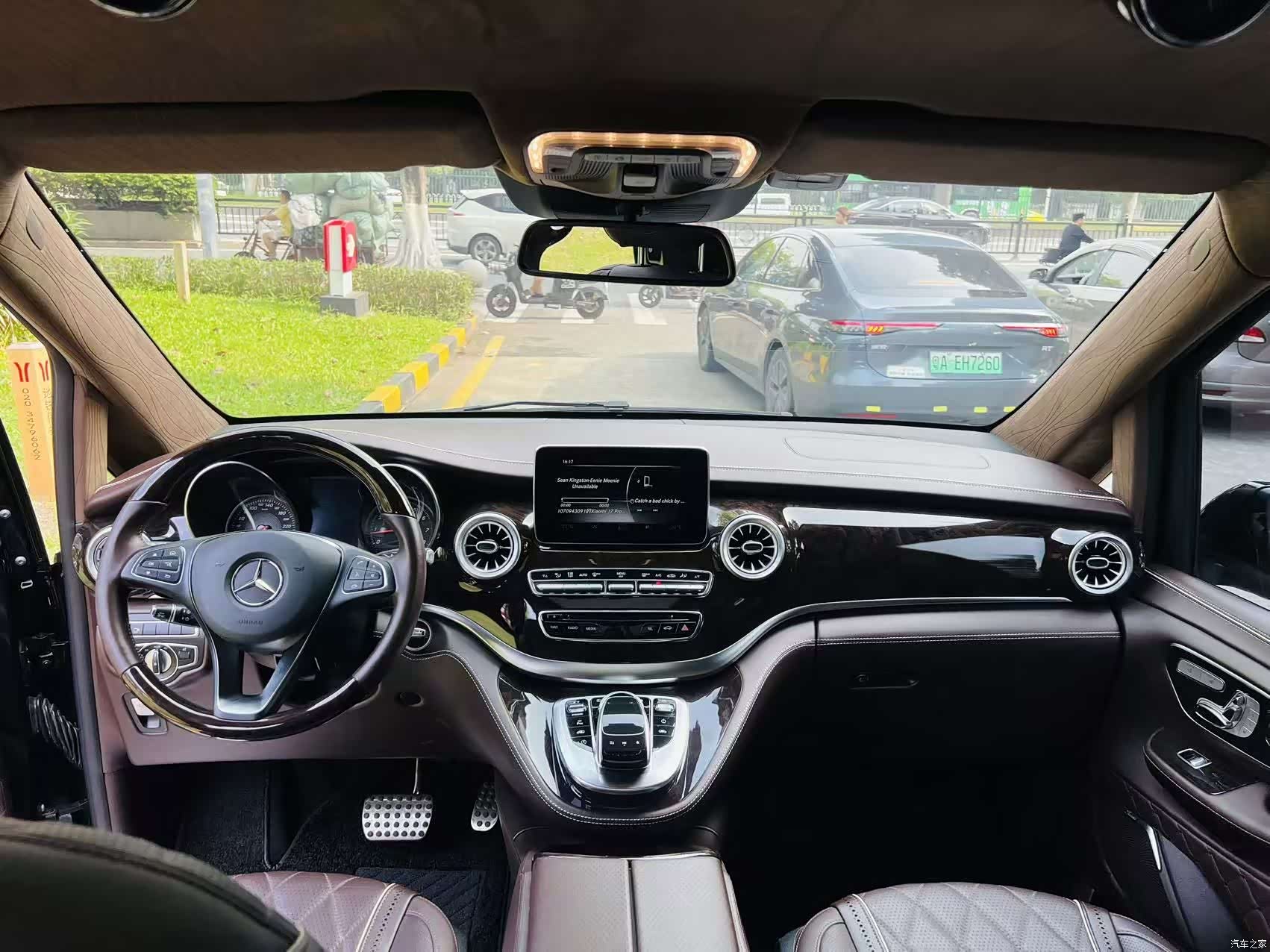 Mercedes-Benz V-Class, 2020 19