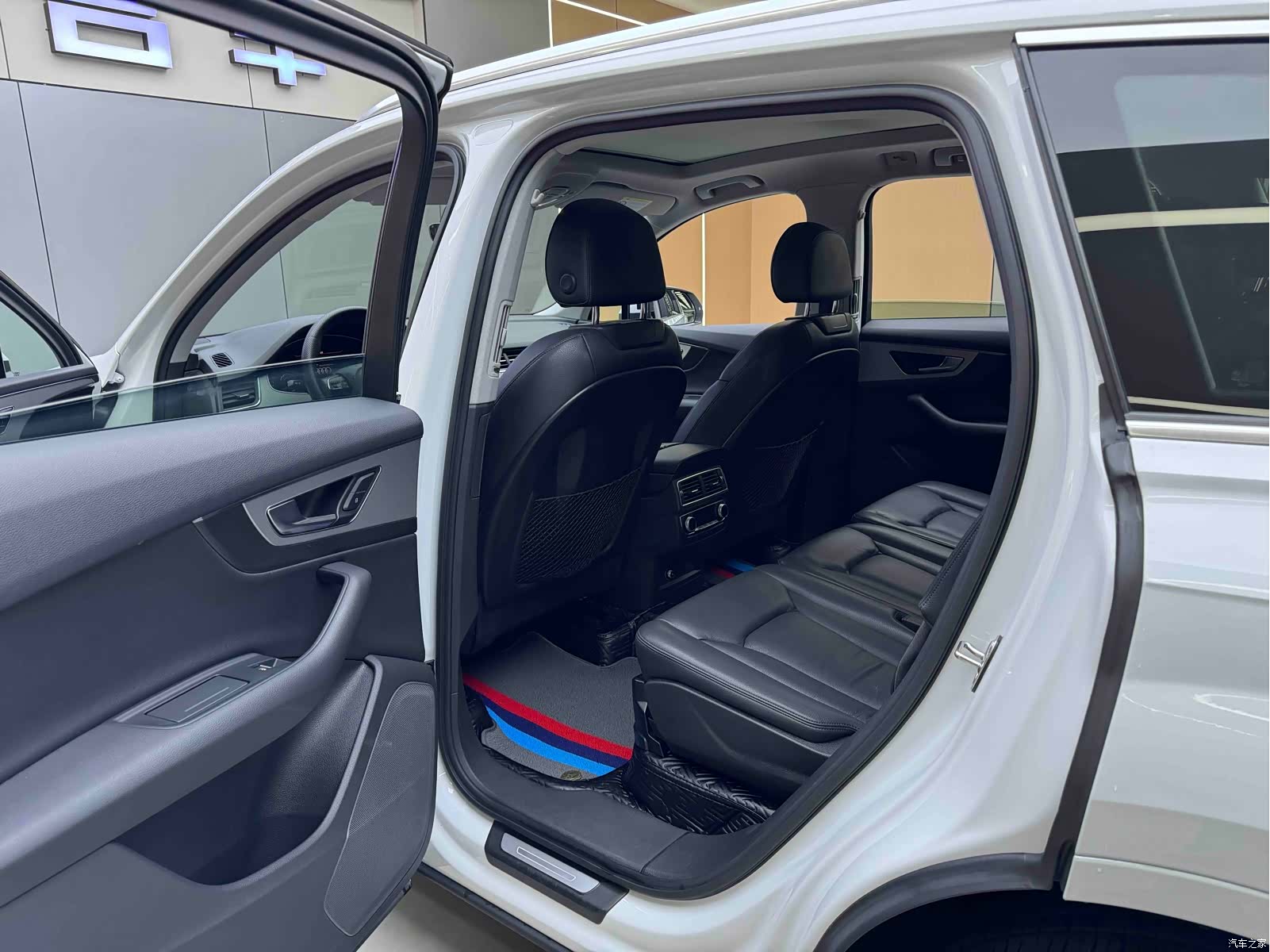Audi Q7, 2019 8
