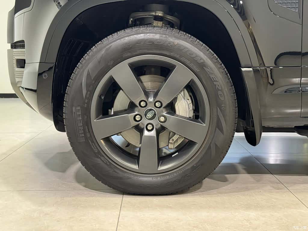 Land Rover Defender, 2023 10