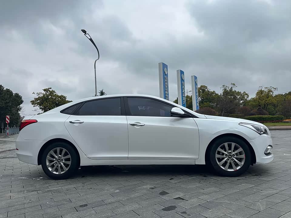 Hyundai Name picture