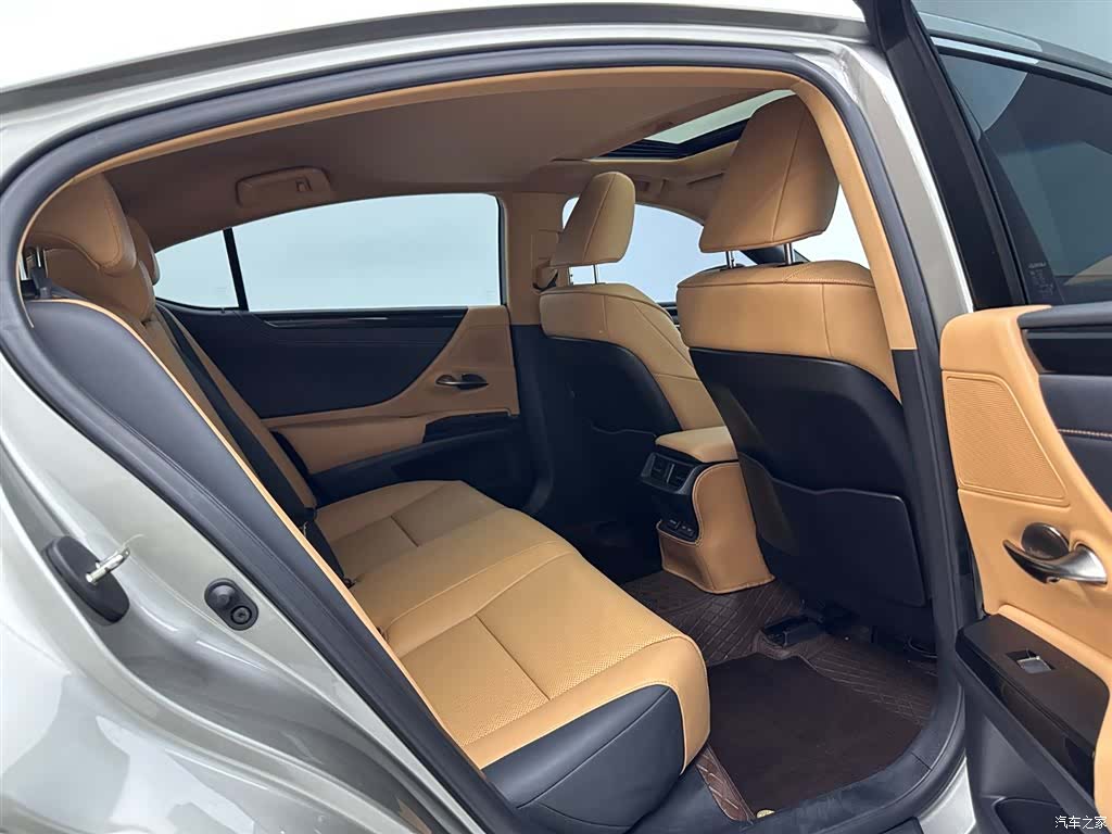 Lexus ES, 2023 23