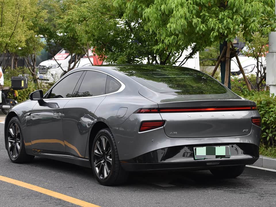 XPENG P7