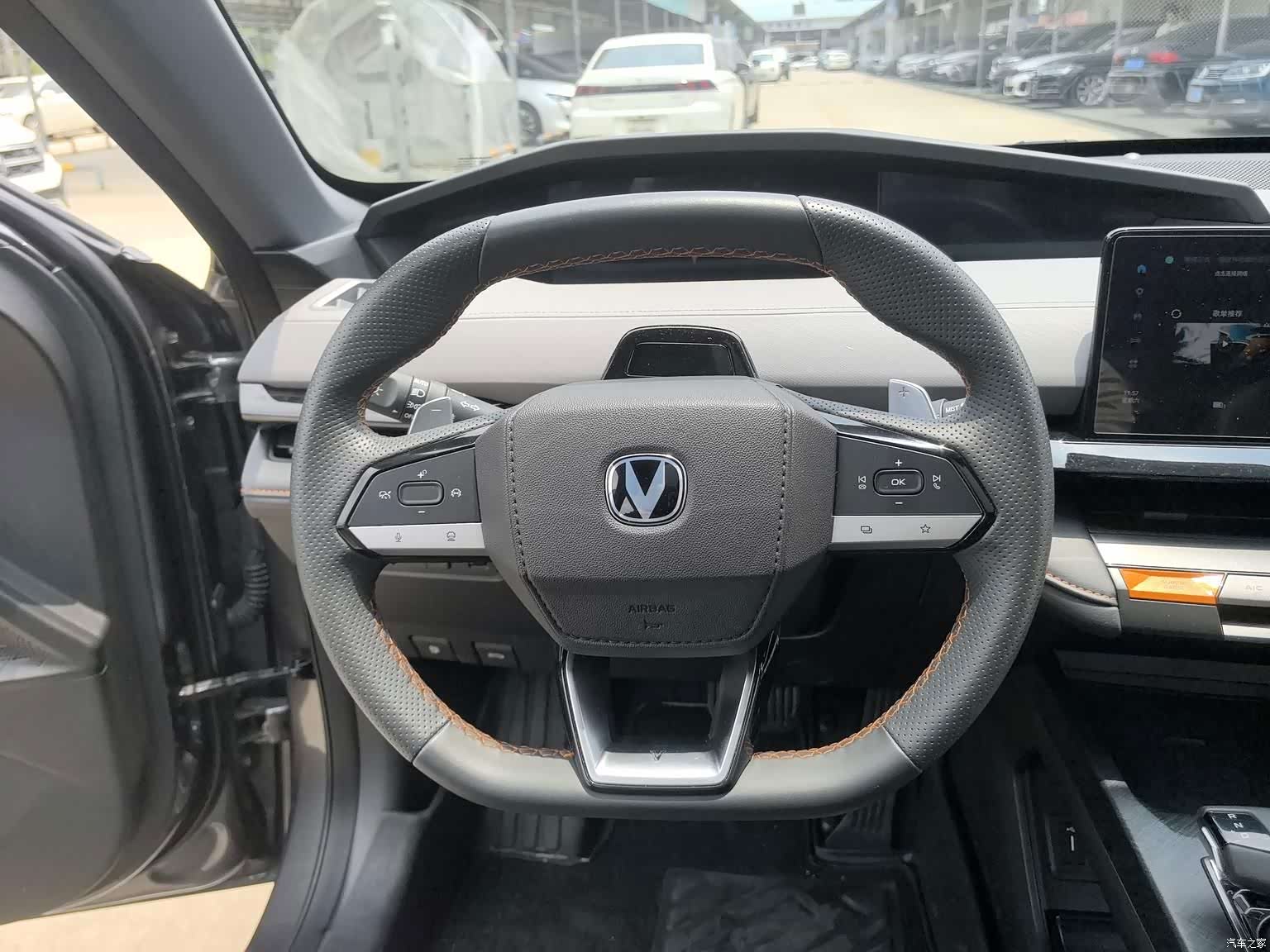 Changan UNI-V, 2022 6