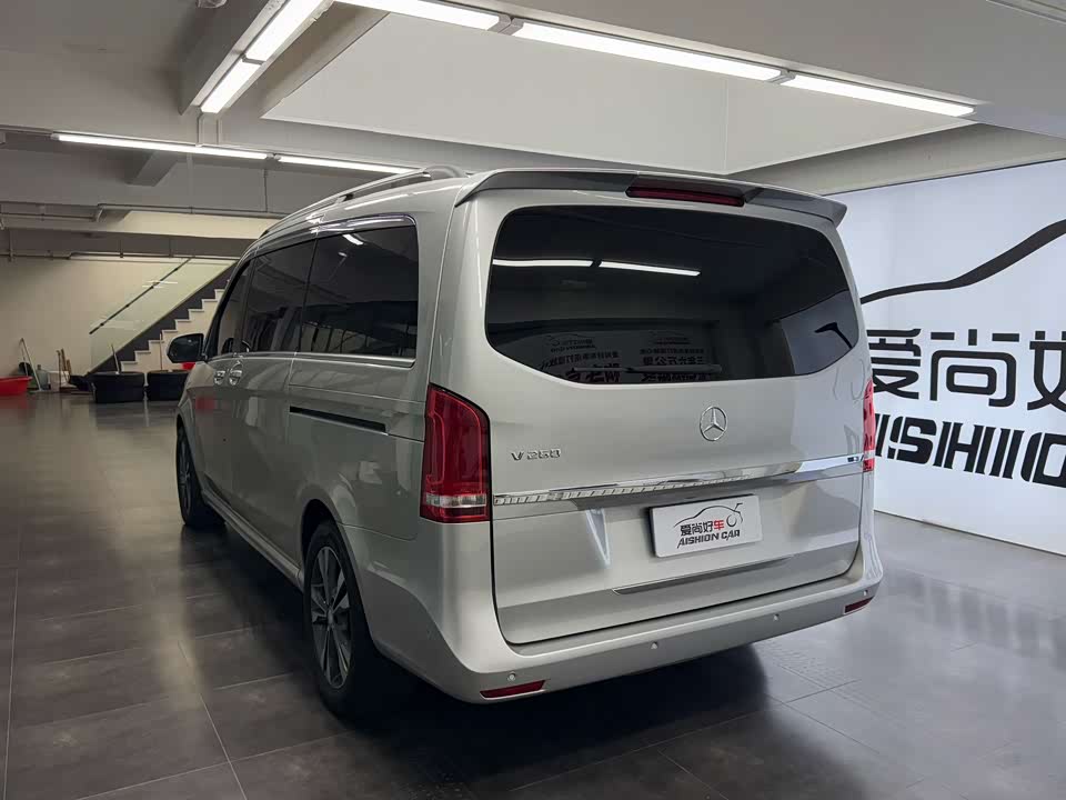 Mercedes-Benz V-class