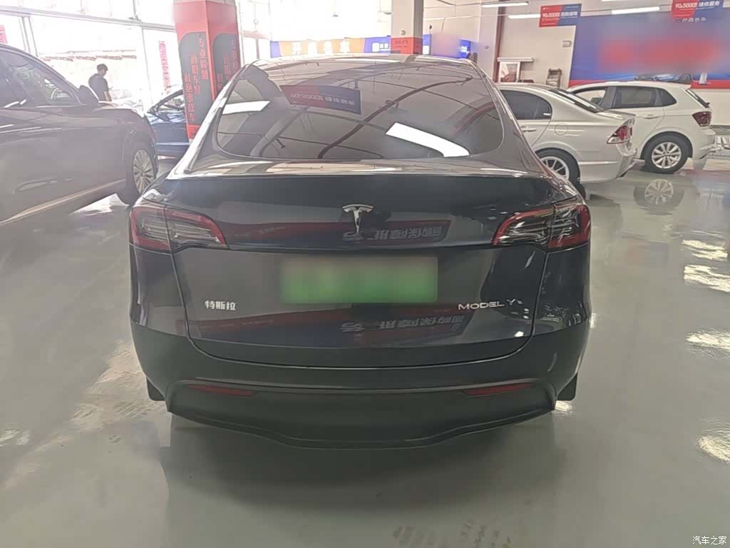 Tesla Model Y, 2024 6