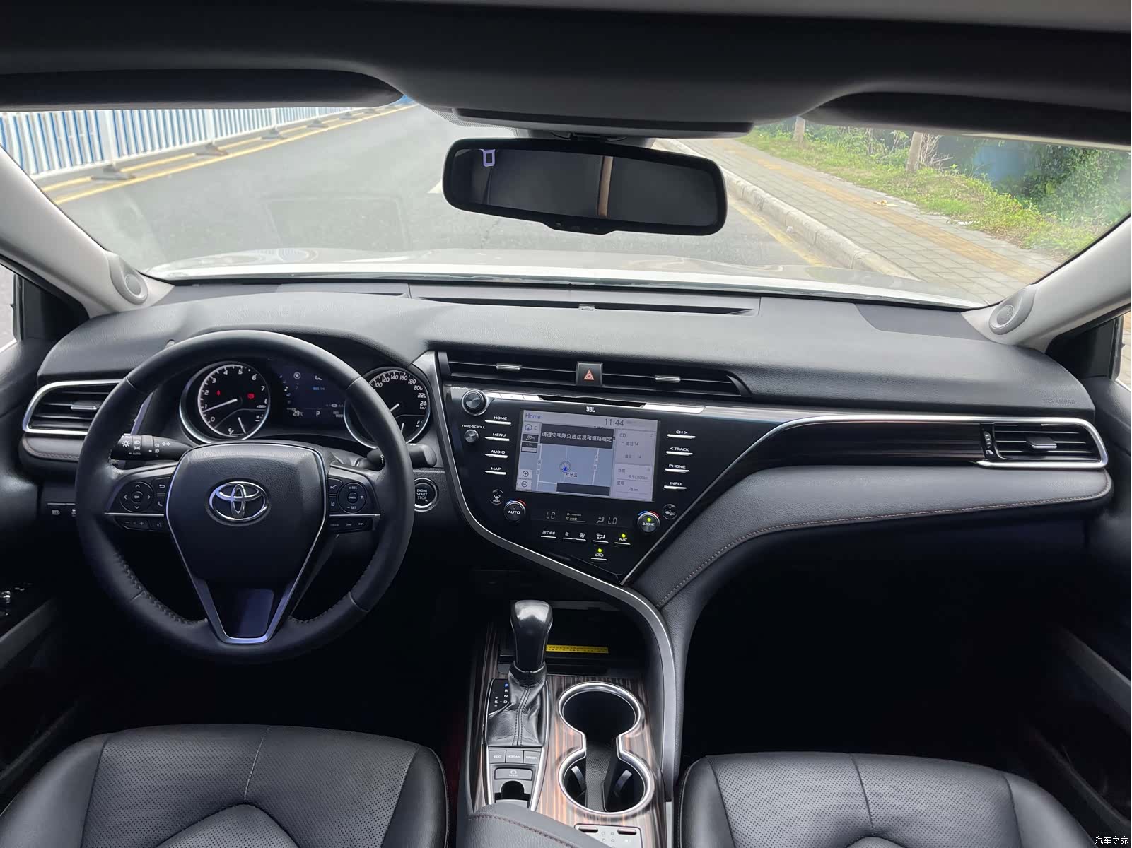 Toyota Camry, 2018 16