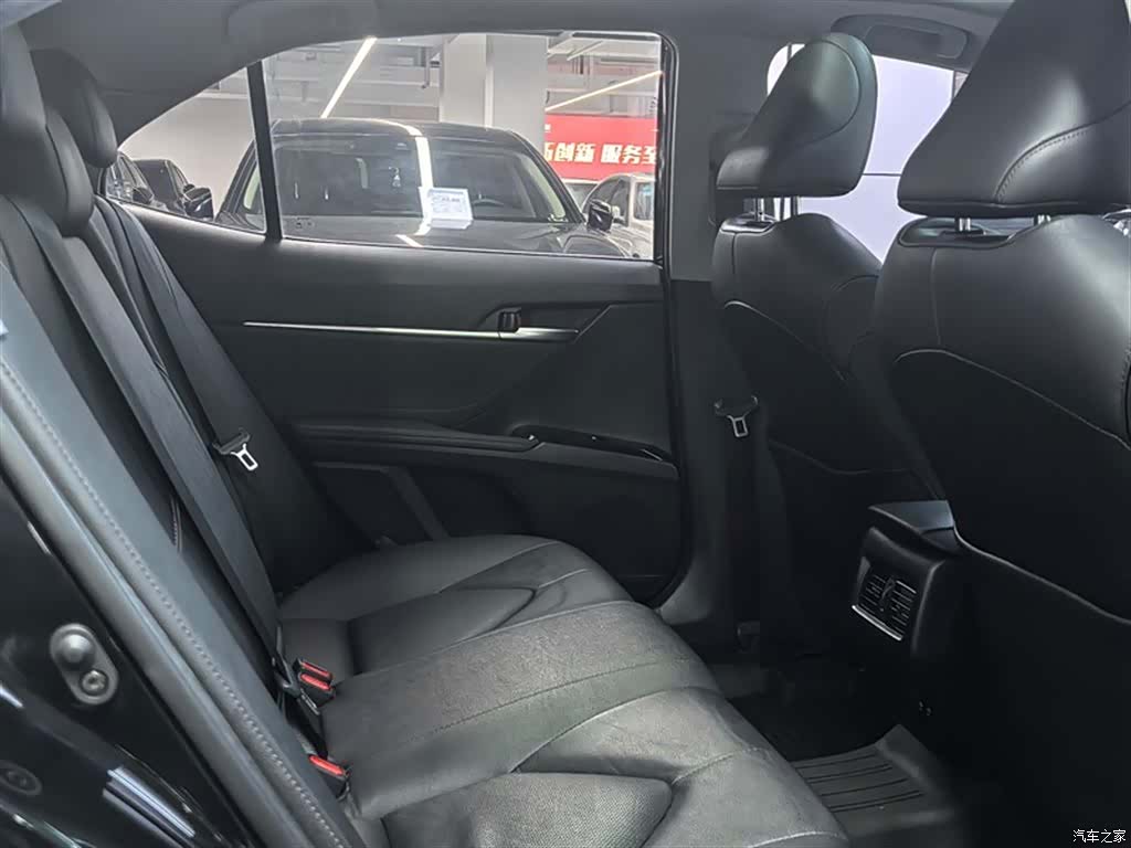 Toyota Camry, 2020 9