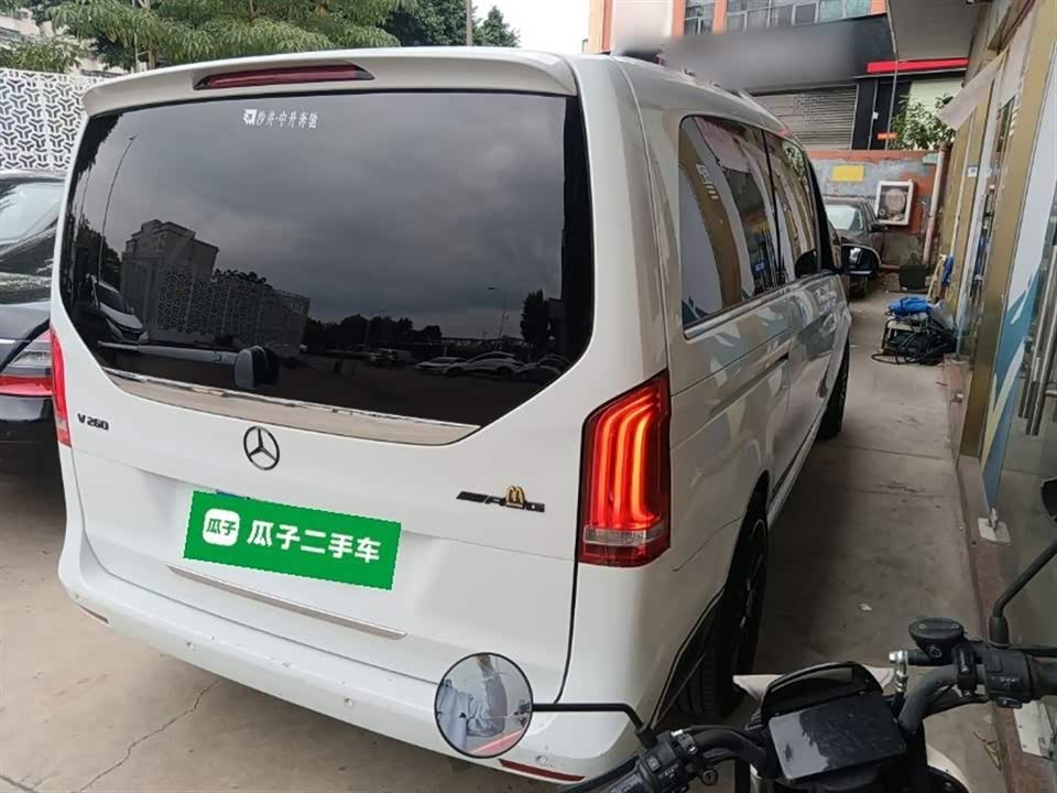 Mercedes-Benz V-class