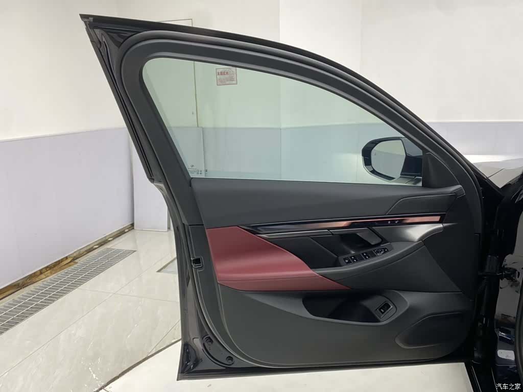 BMW i5, 2025 25