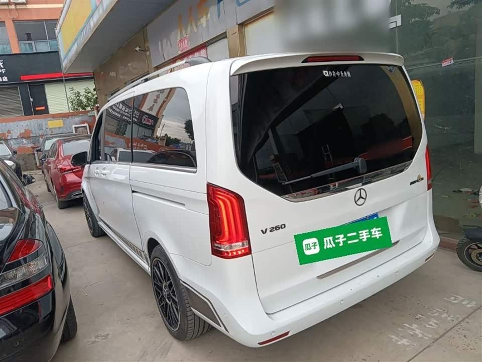 Mercedes-Benz V-class