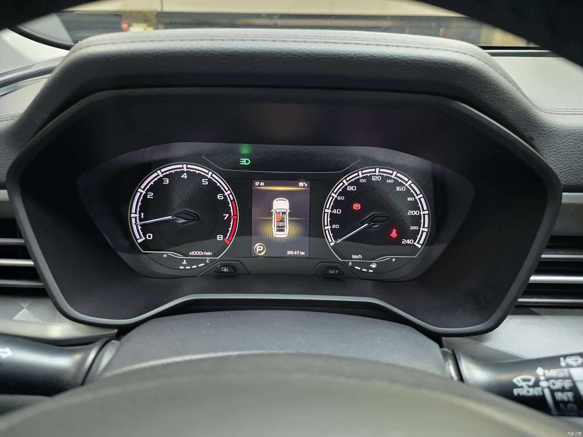 Geely X6, 2022 17