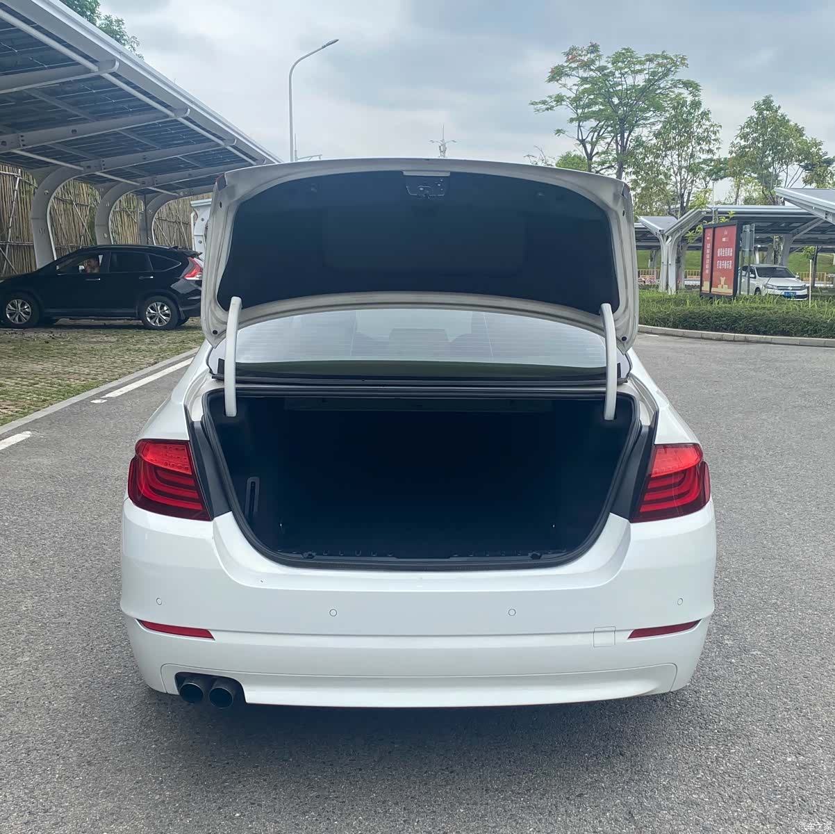 BMW 5 Series, 2011 8